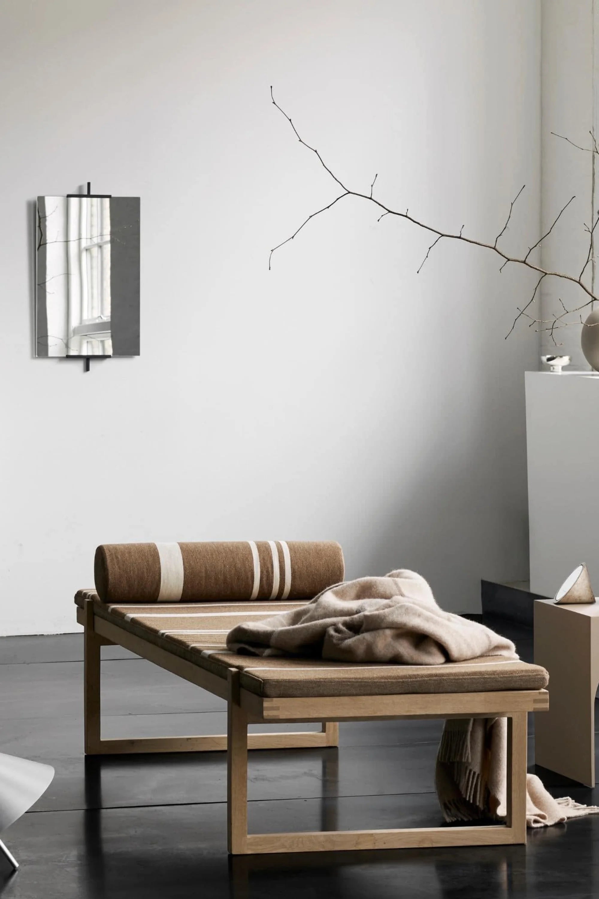 Lit de repos minimal - Noir et blanc