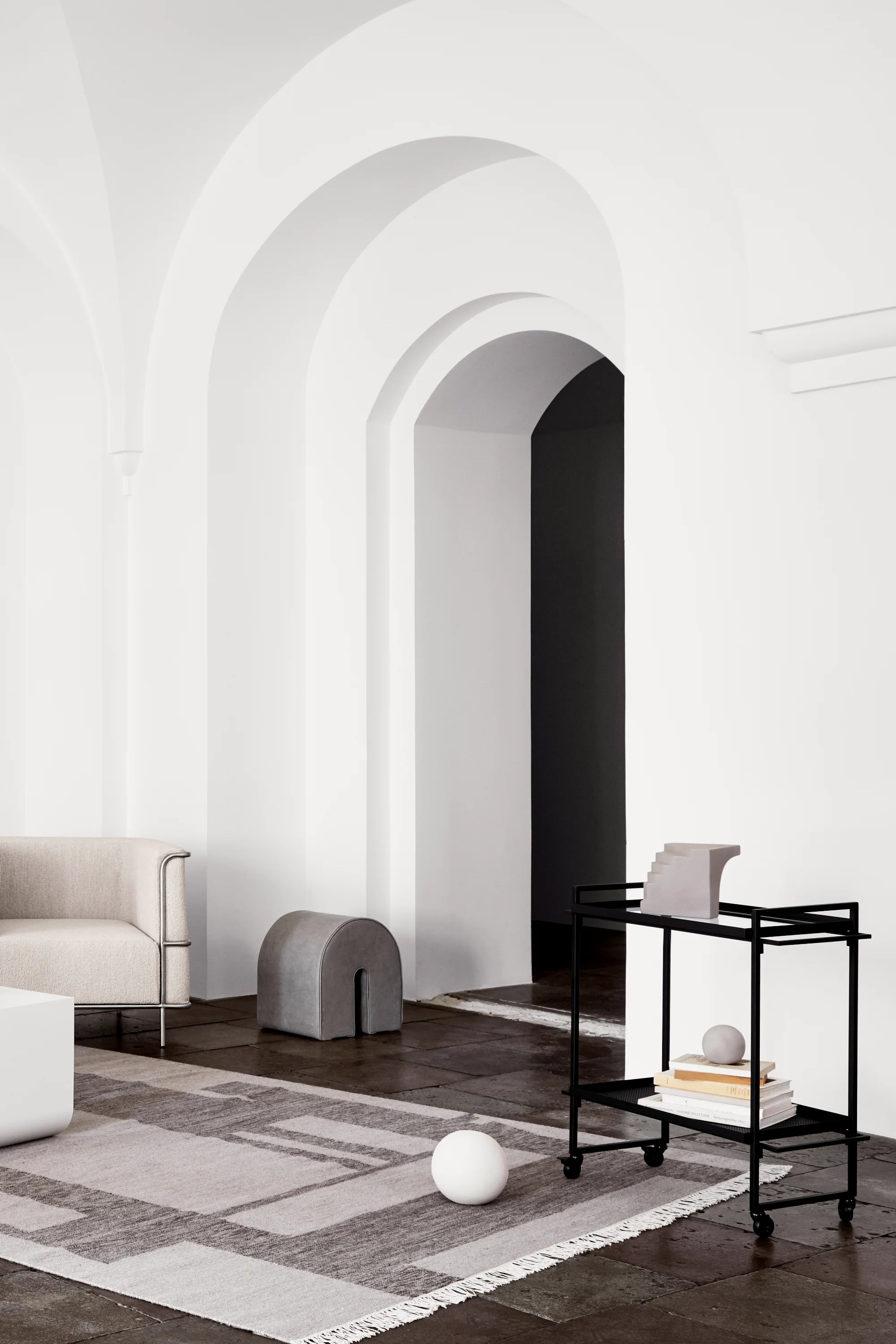 Curved Pouf