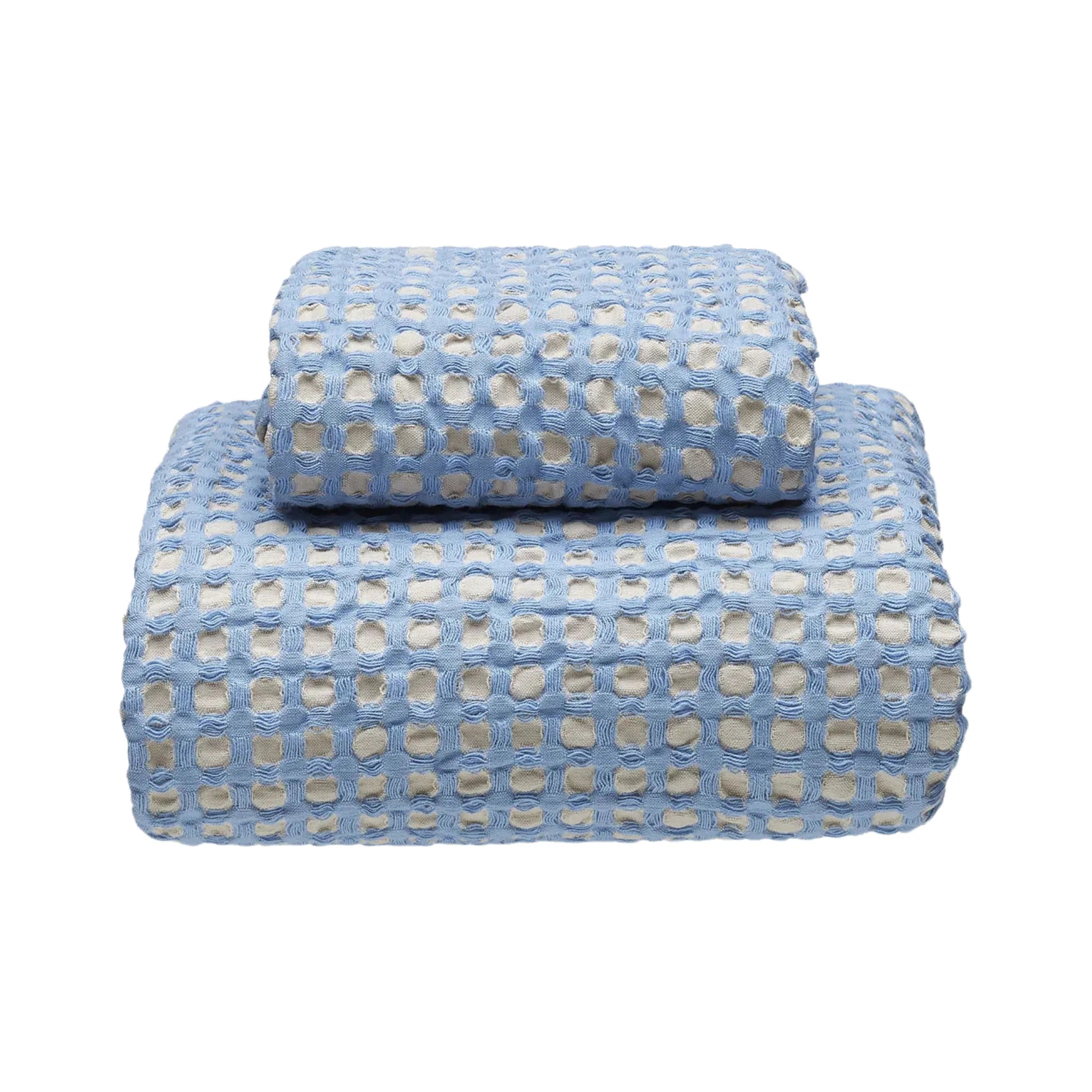 Plush and stylish Puro Ruutu Towel Set for your bathroom decor