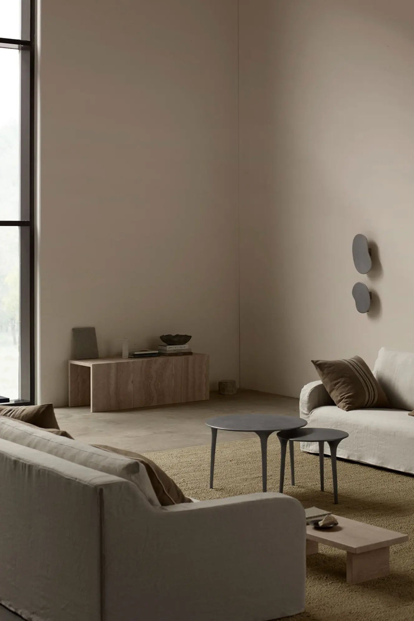 Modern and eco-friendly Feel Recycled Aluminium Table with stylish design