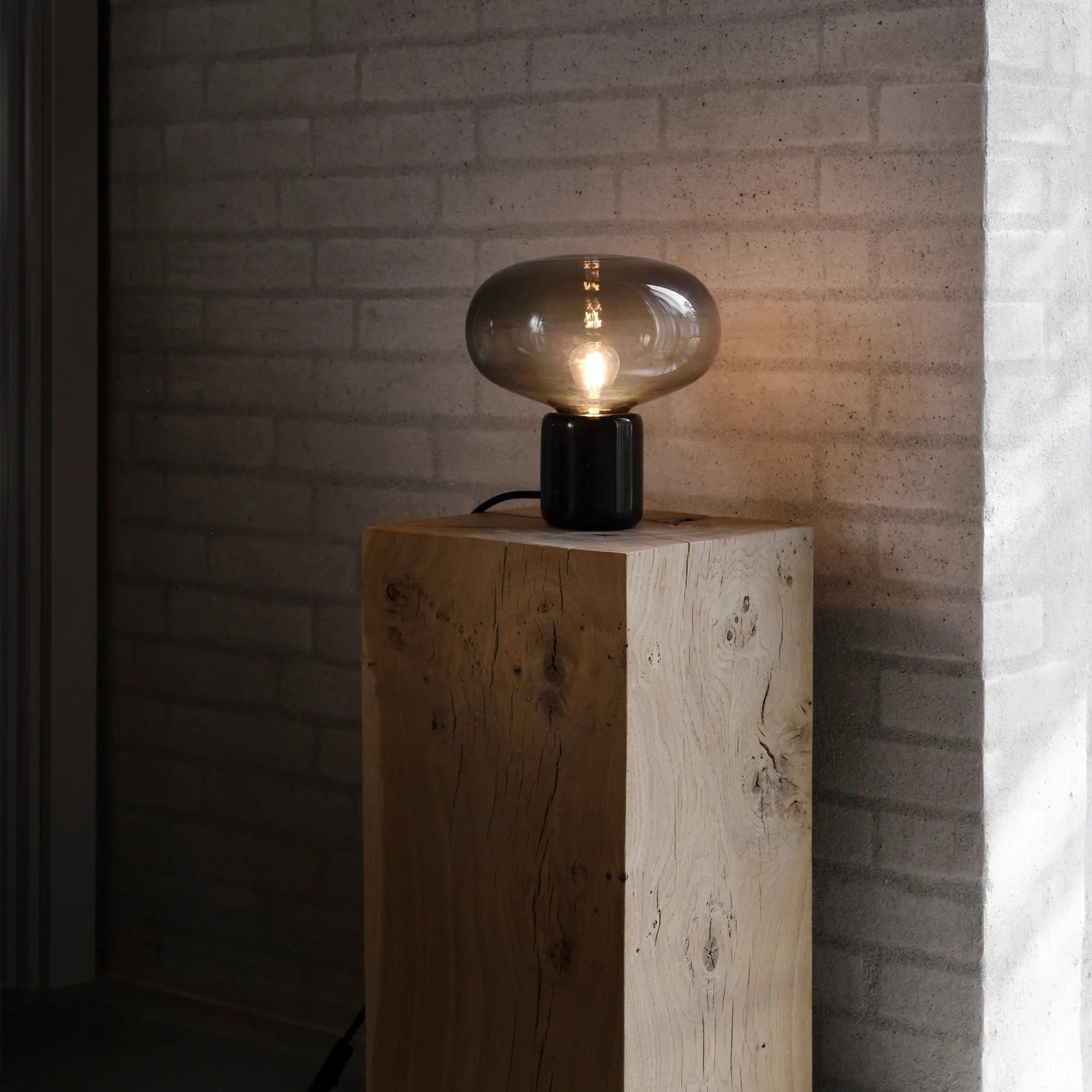 Karl-Johan Table Lamp