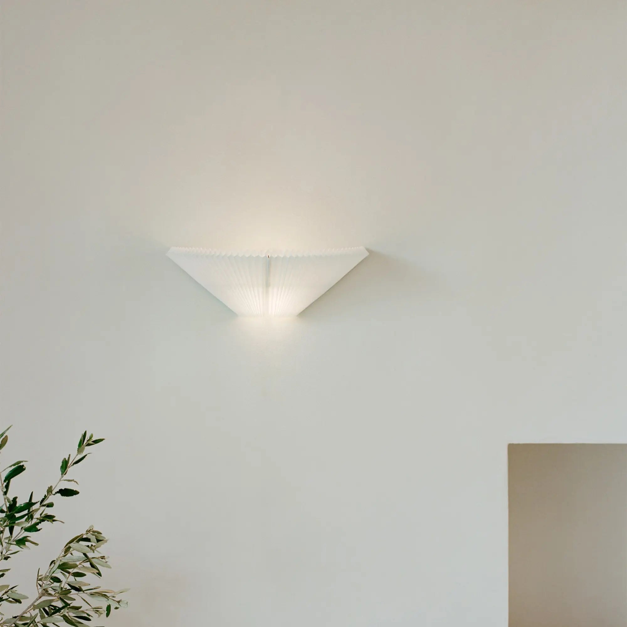 Nebra Wall Lamp