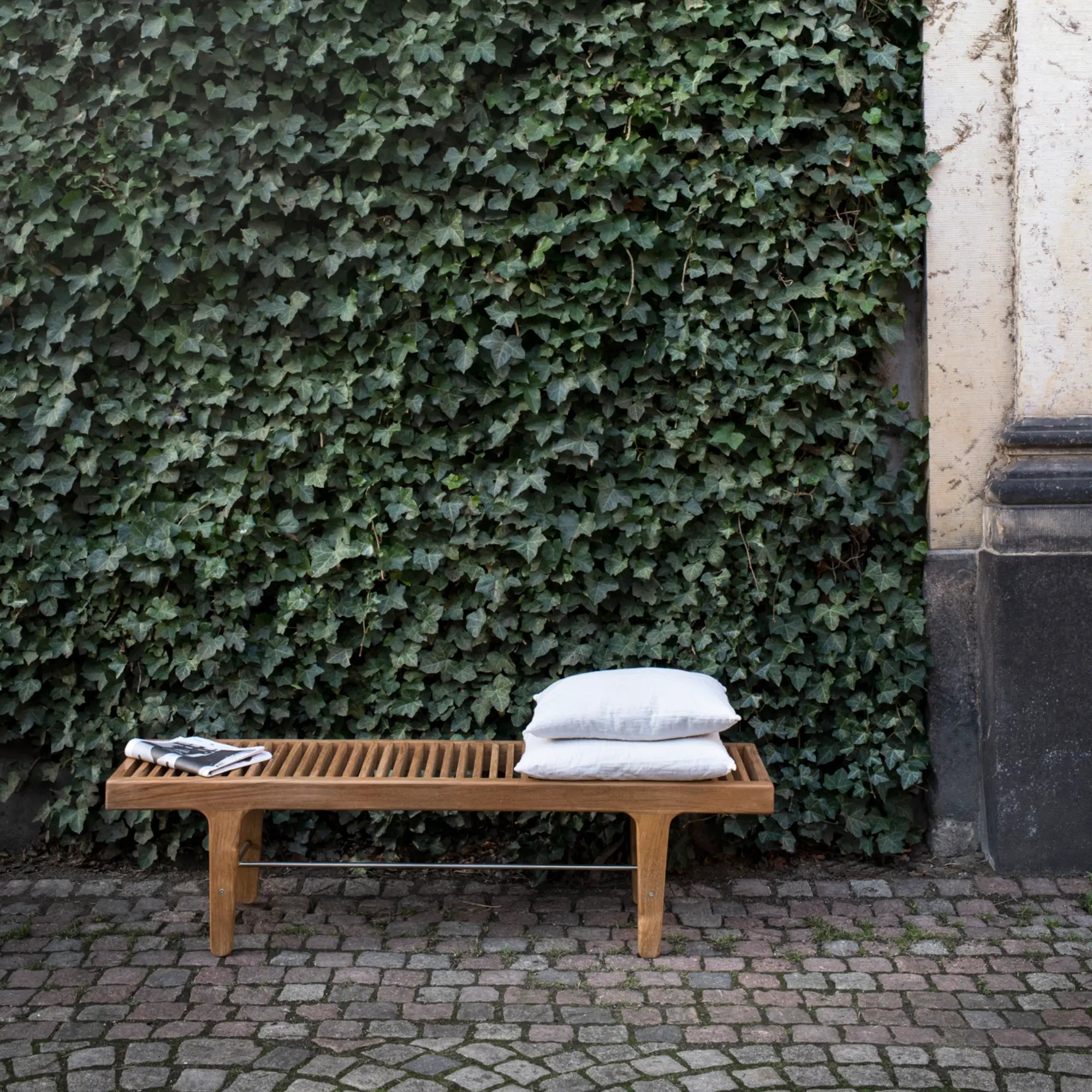 Outdoor Rib Bench