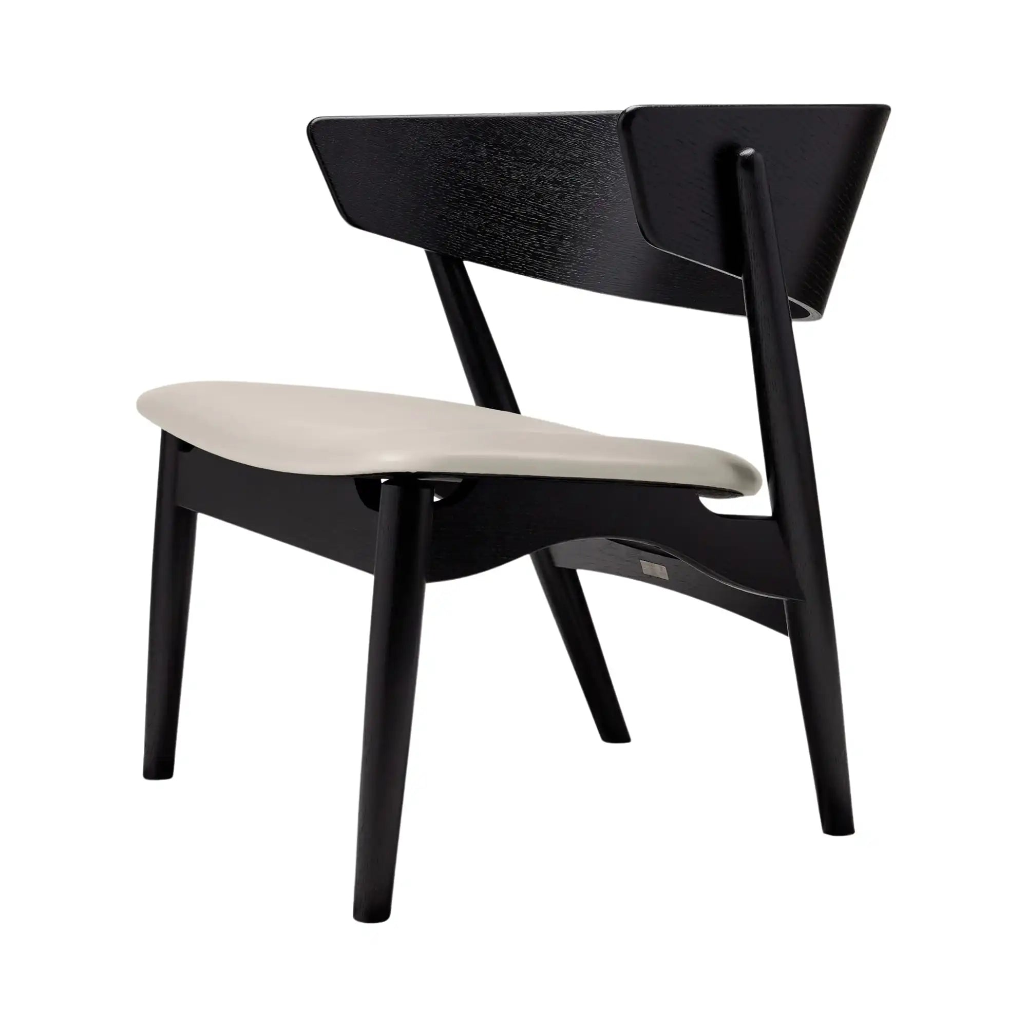 A comfortable and stylish No 7 Lounge Chair in classic white