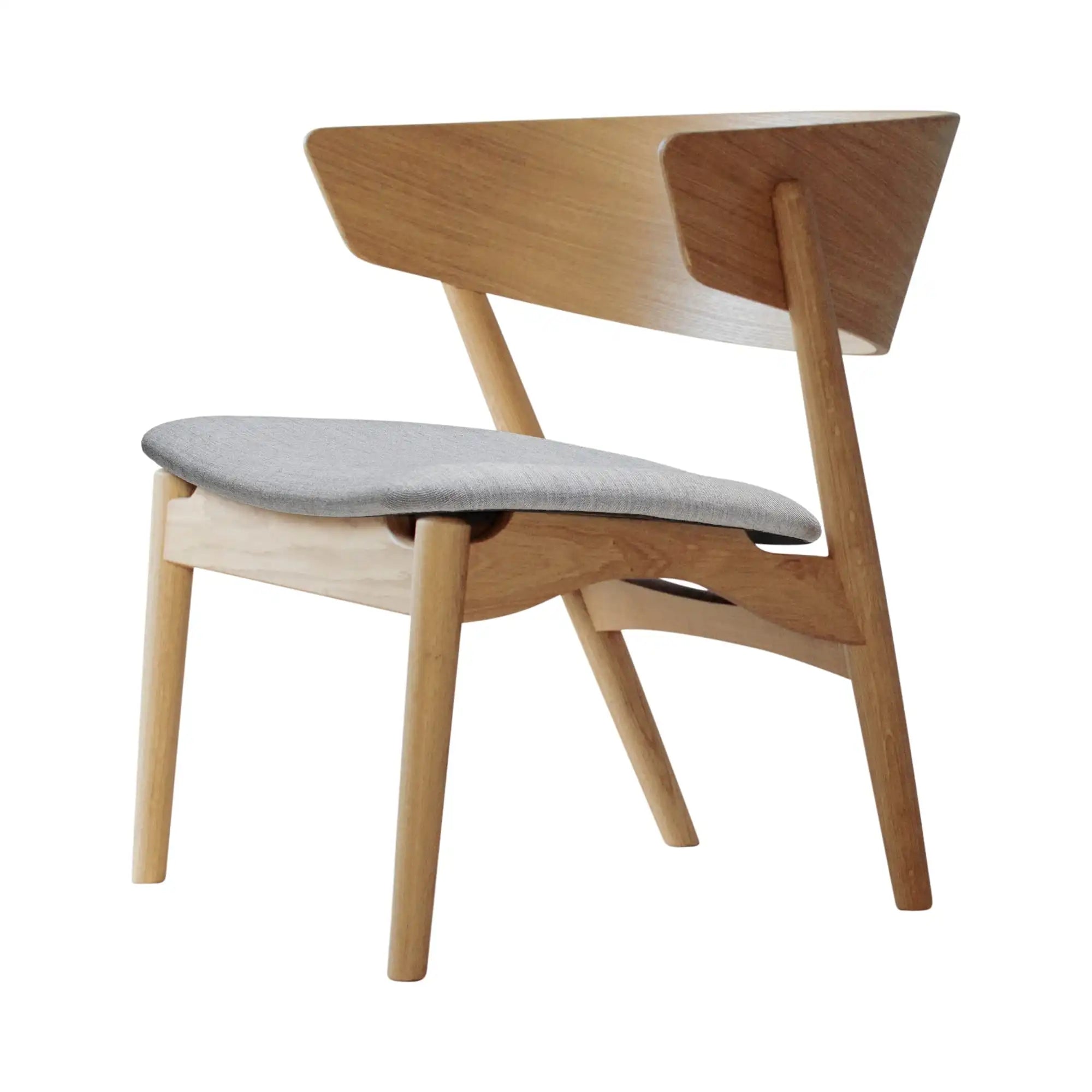 A luxurious and stylish No 7 Lounge Chair, perfect for modern living spaces