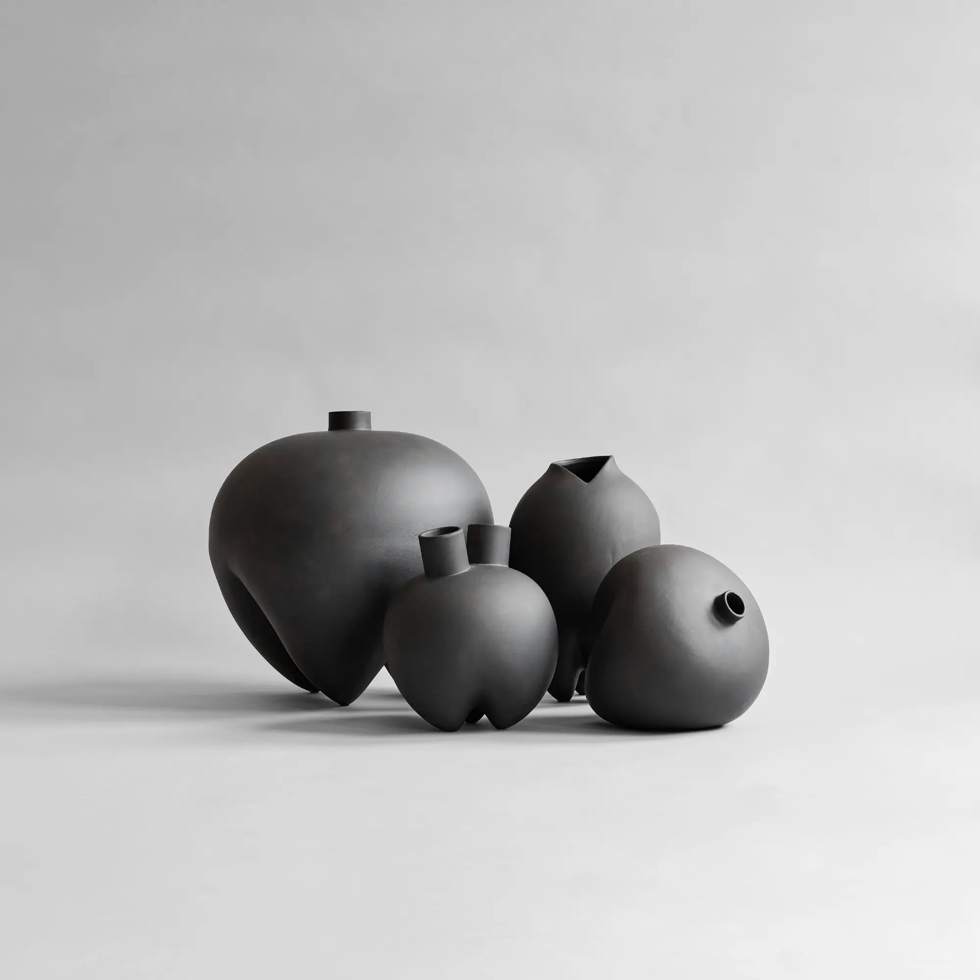 Sumo Vase - Horns ideal for holding floral arrangements or as a standalone decor piece