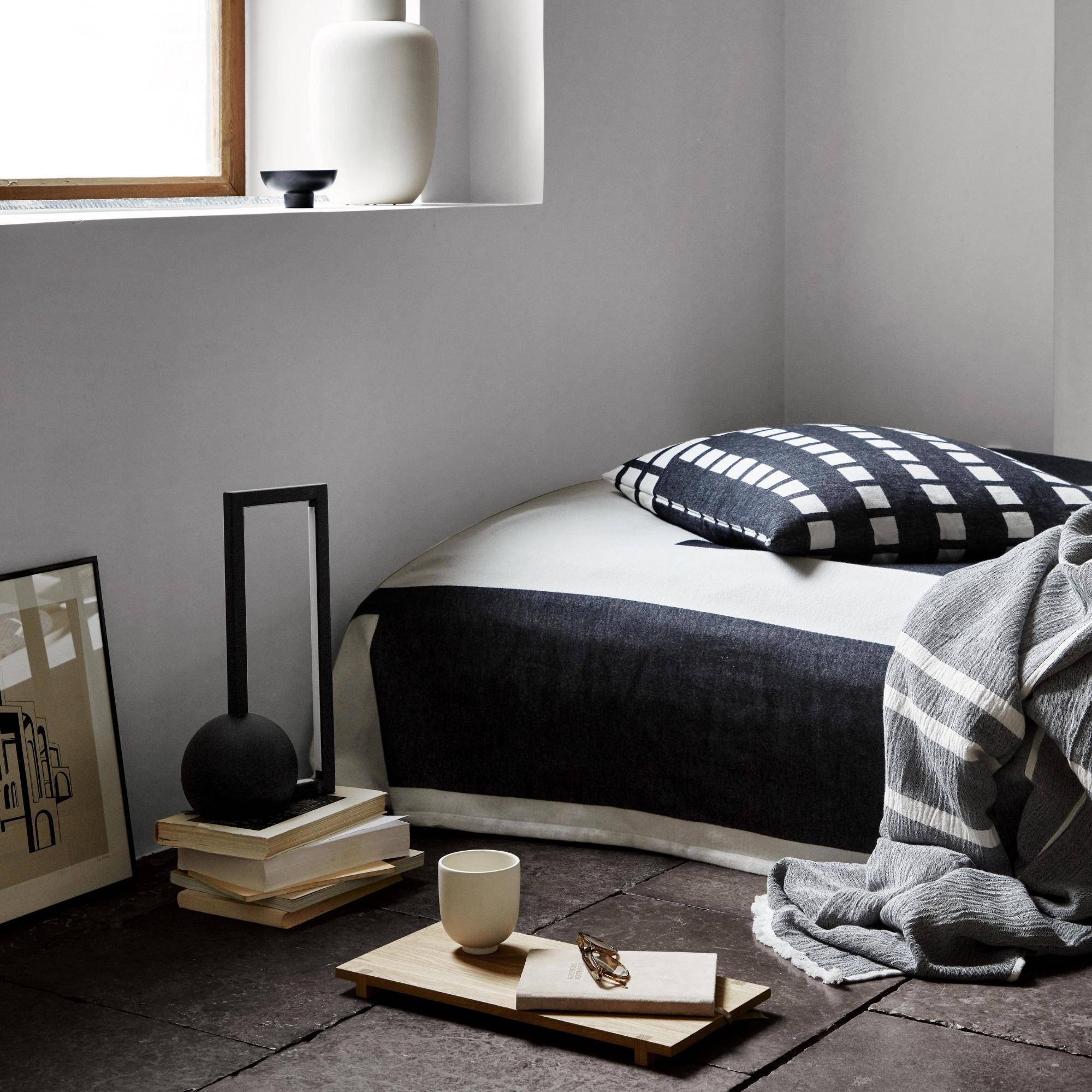 Contemporary Bedspread - Black & Off-White - THAT COOL LIVING