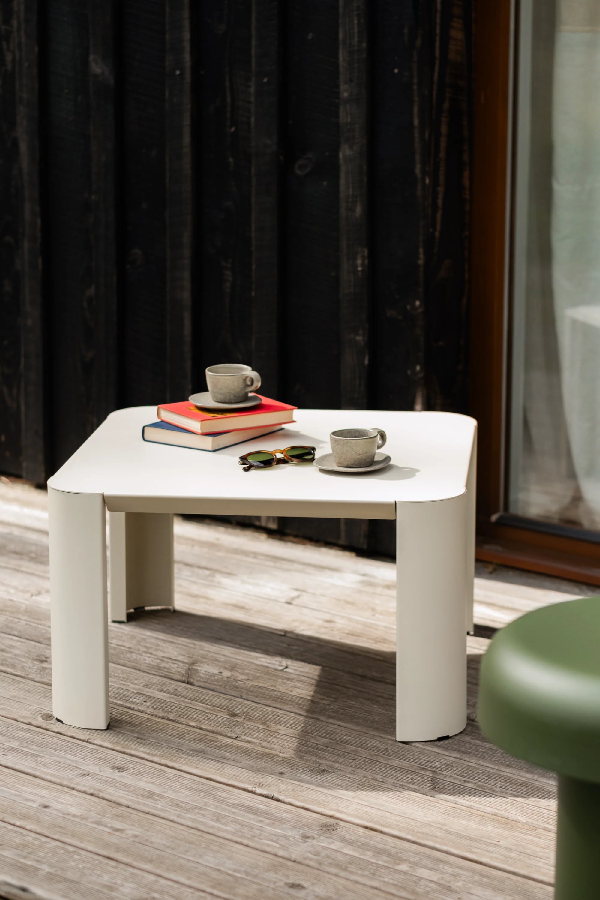Outdoor Fli Coffee Table