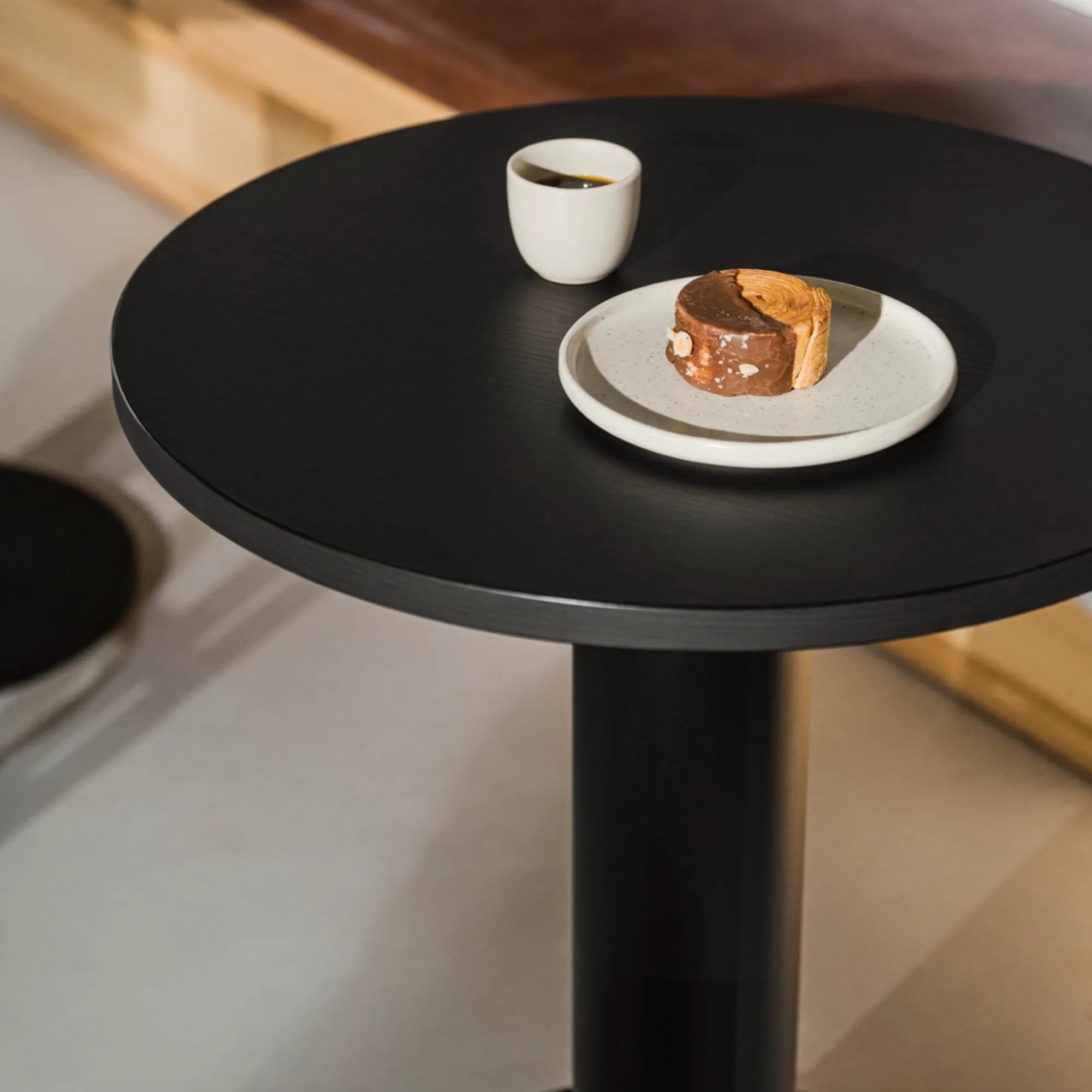 Sool Café Table