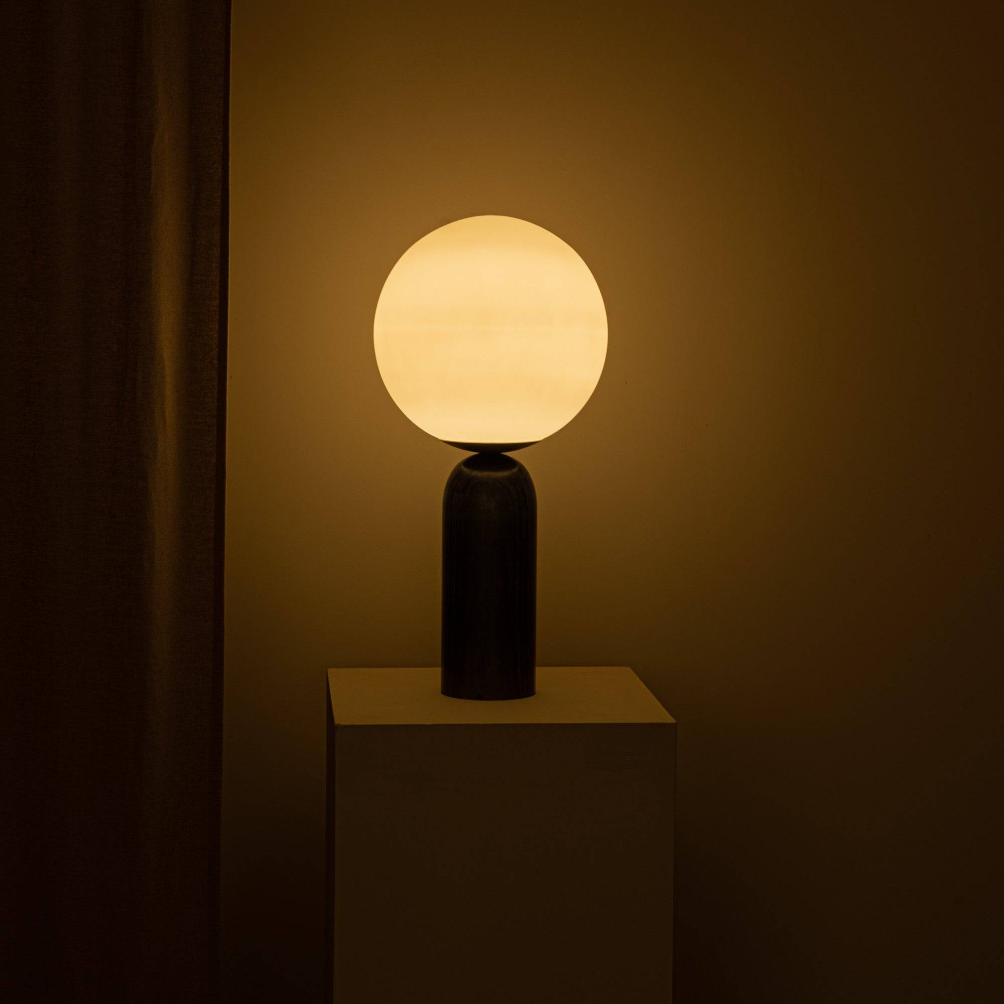 Atlas Lamp, Marble - Black - THAT COOL LIVING